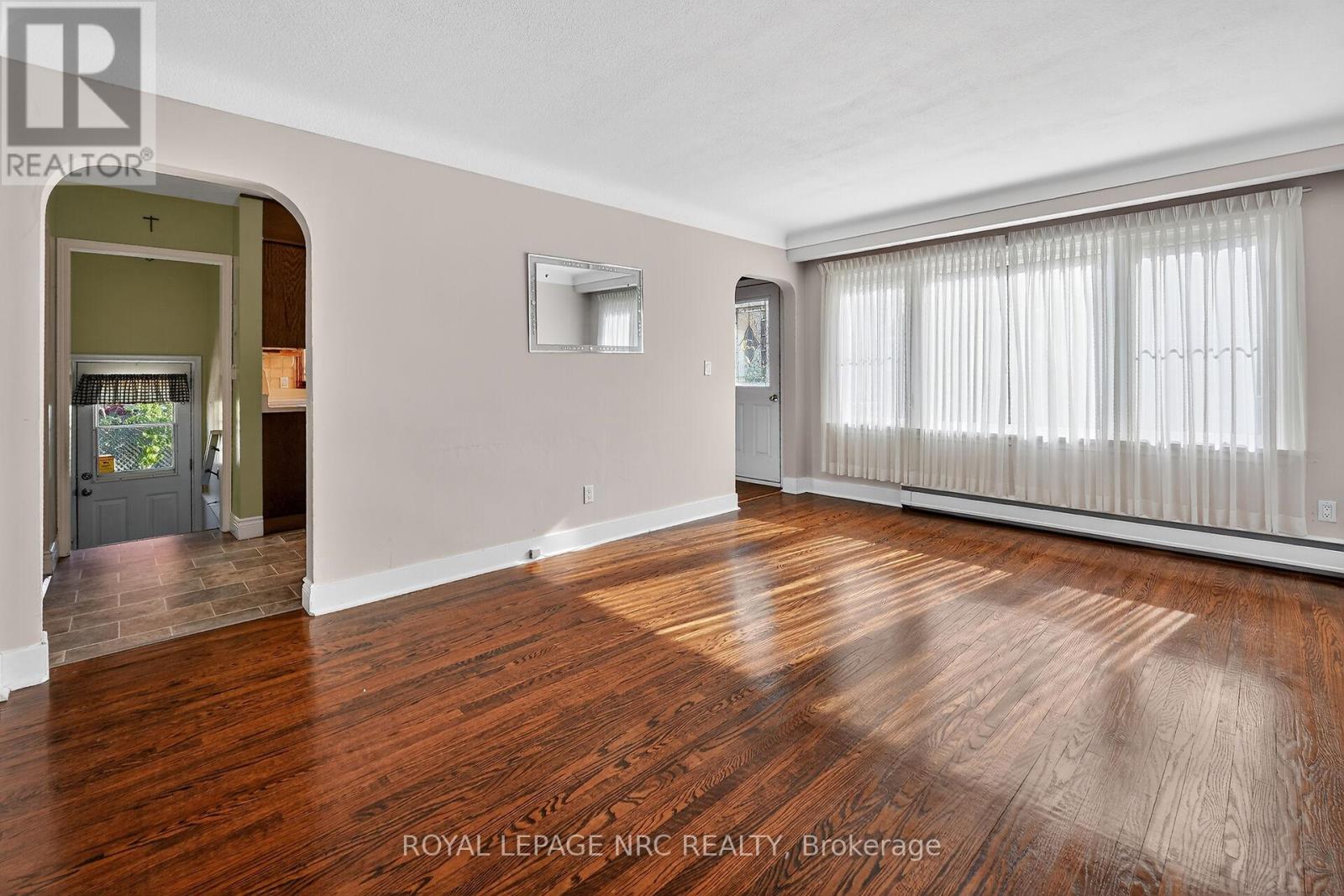 2 Mary Street, St. Catharines, Ontario  L2N 5A6 - Photo 7 - X12519198