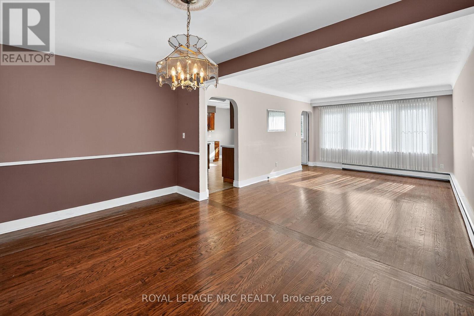 2 Mary Street, St. Catharines, Ontario  L2N 5A6 - Photo 8 - X12519198