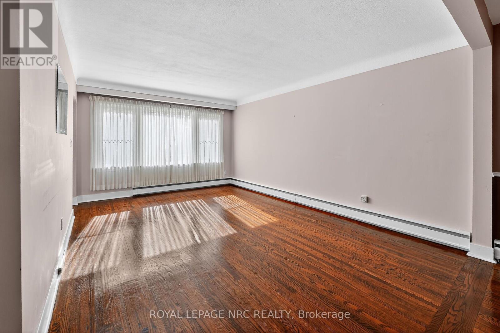 2 Mary Street, St. Catharines, Ontario  L2N 5A6 - Photo 9 - X12519198