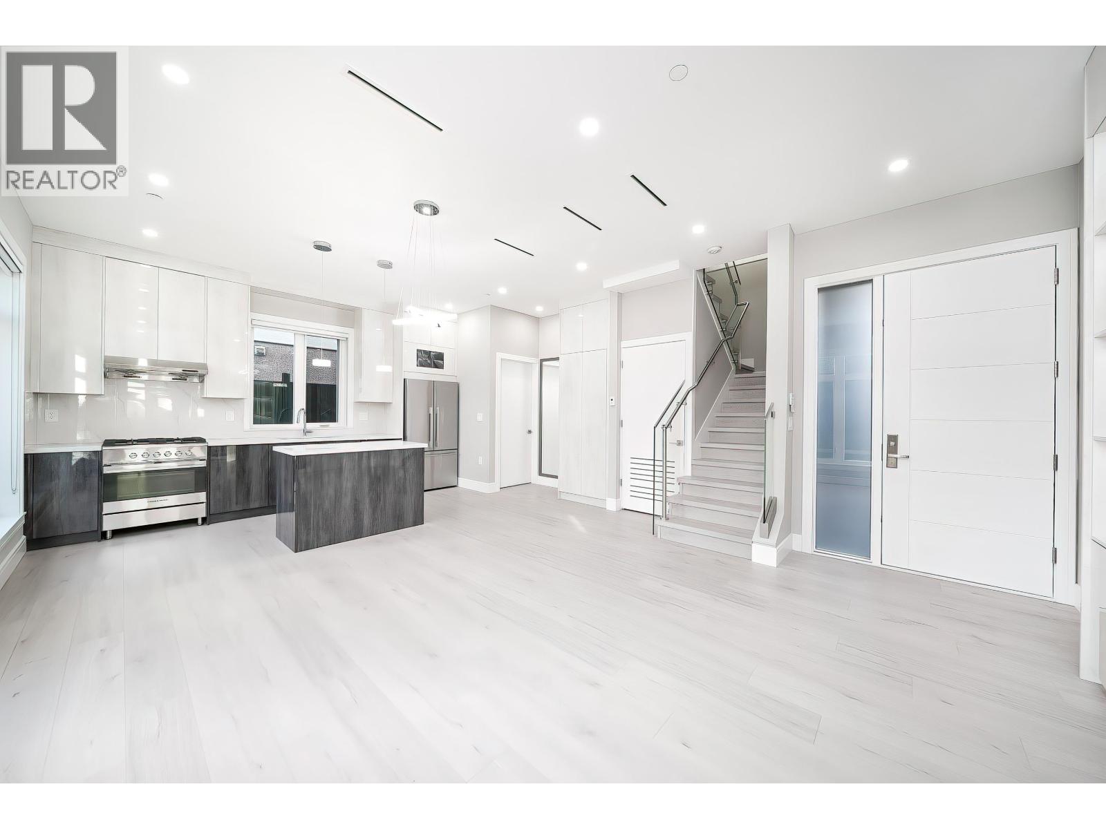 5350 Lanark Street, Vancouver, British Columbia V5P 2Y1 - Photo 5 - R3065523