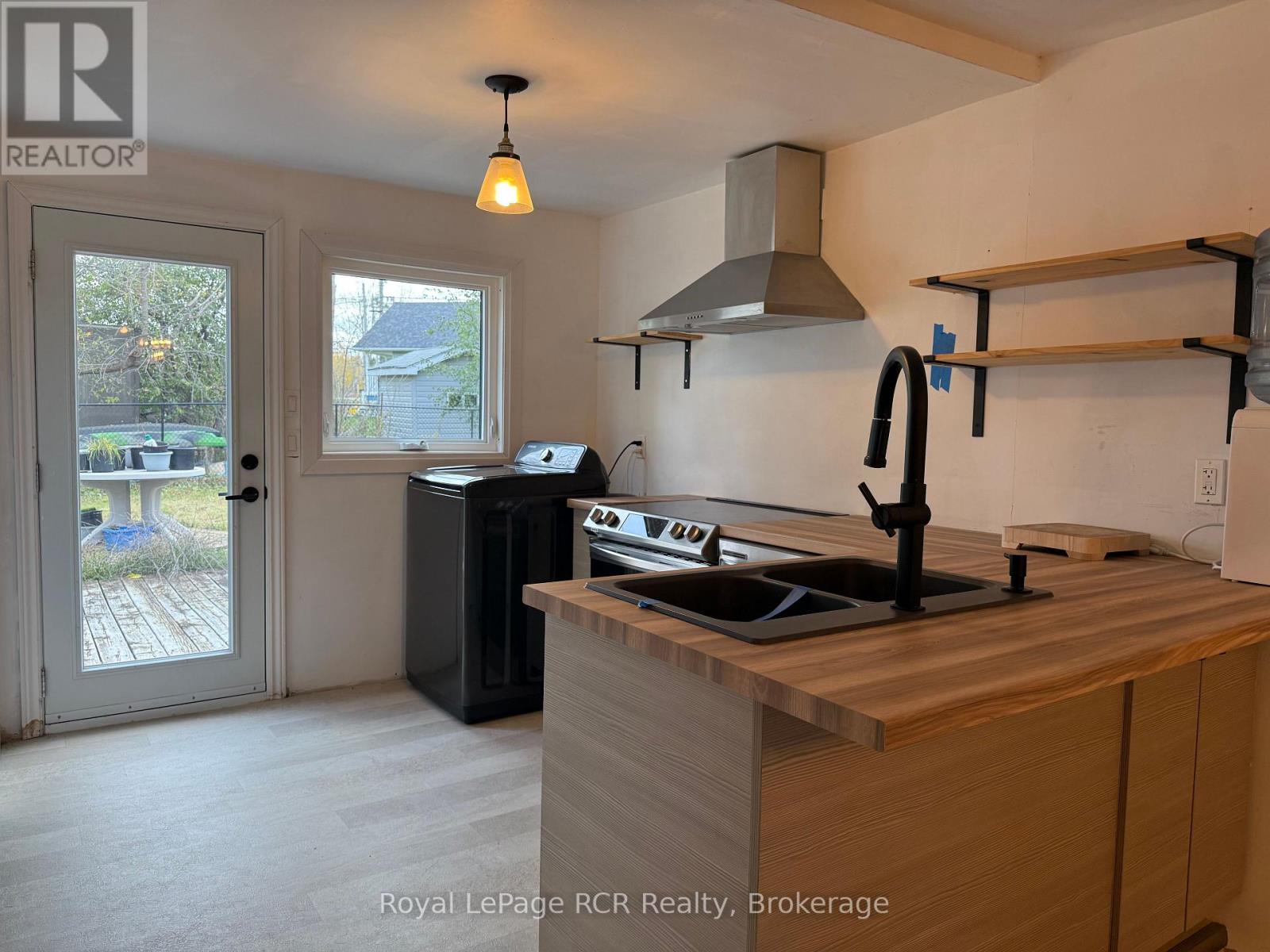 20 Sandell Street, Collingwood, Ontario  L9Y 3Z1 - Photo 3 - S12519122