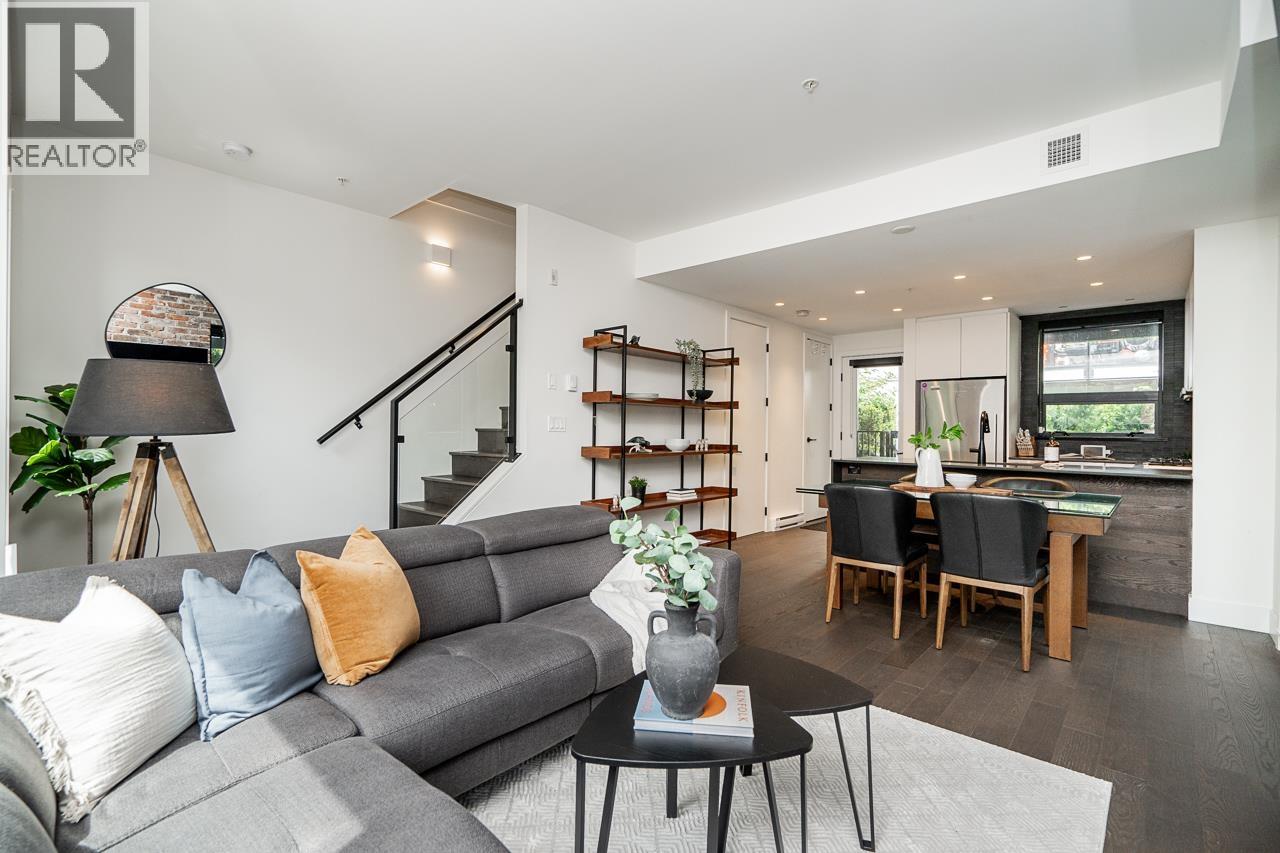 1 83 MOODY STREET, Port Moody, British Columbia