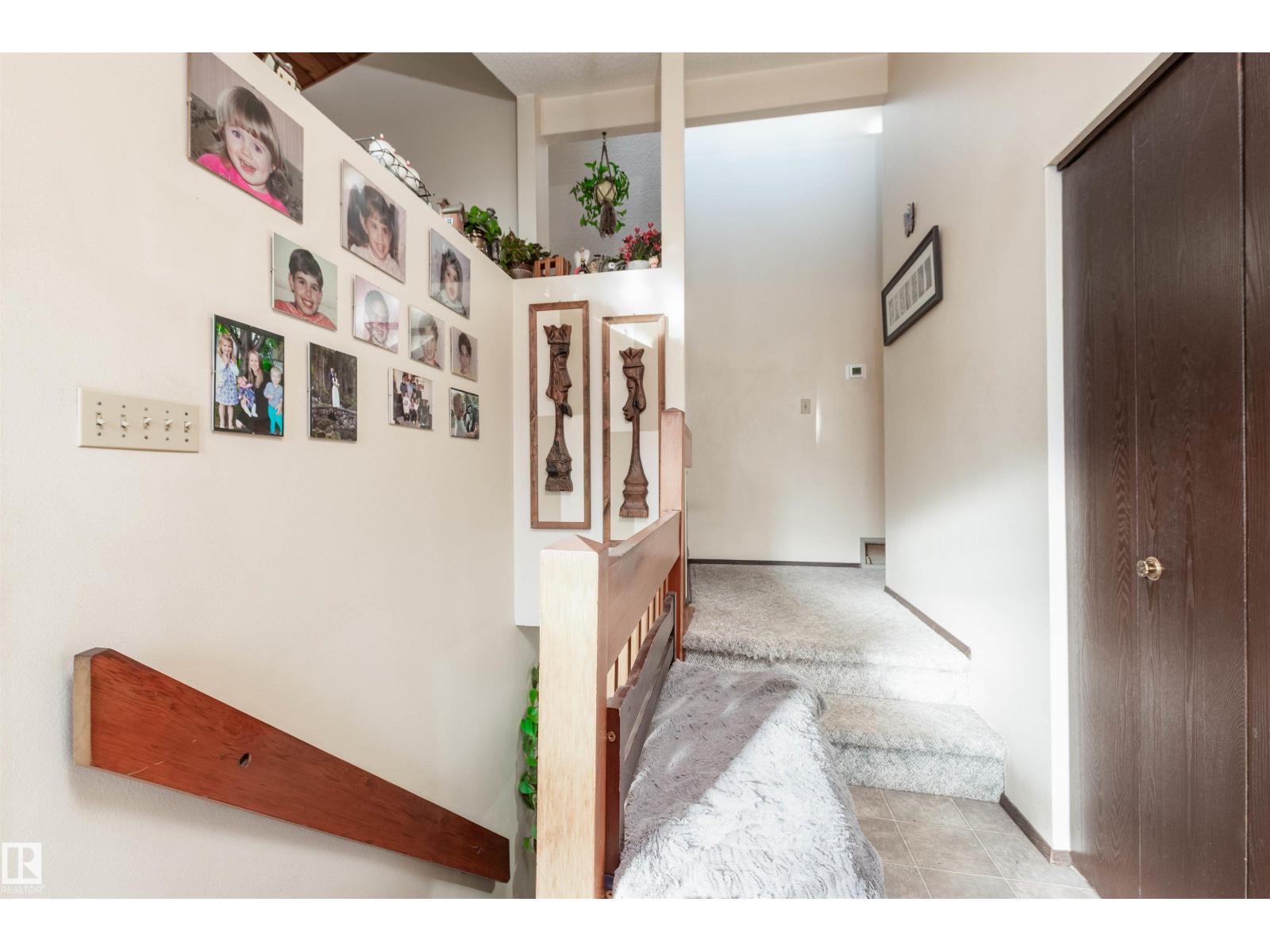 14208 21 St Nw, Edmonton, Alberta  T5Y 1C8 - Photo 3 - E4464971