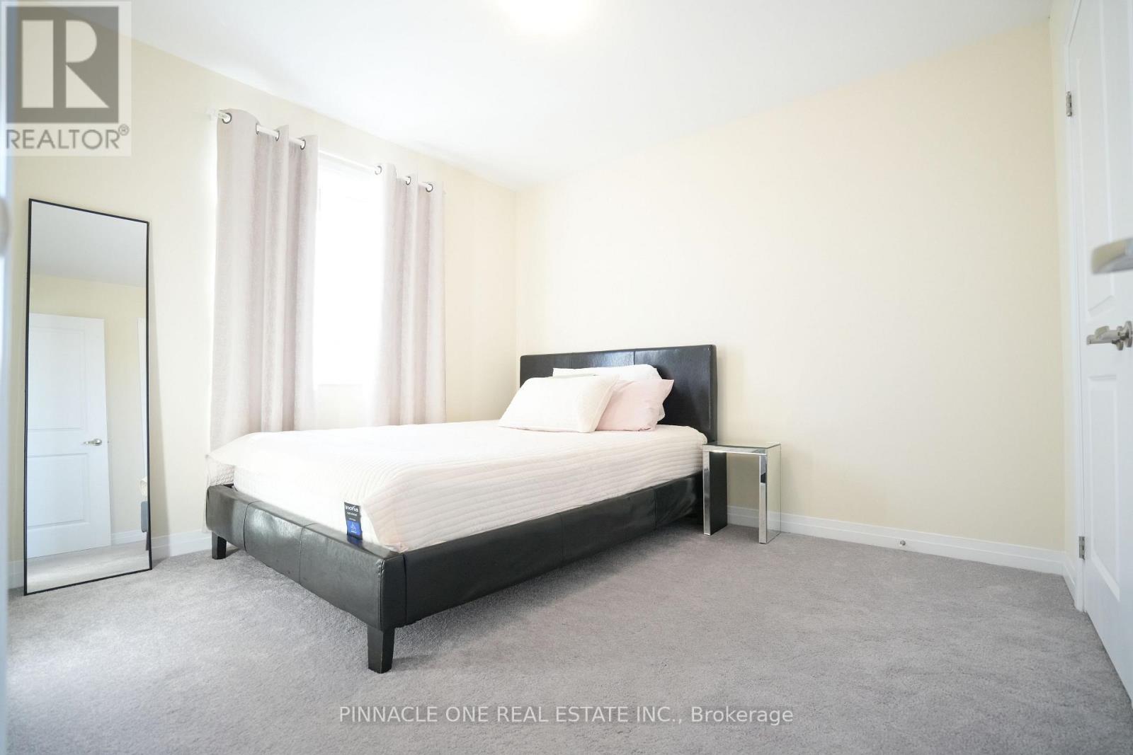 21 Carew Boulevard, Kawartha Lakes, Ontario K9V 0P6 - Photo 26 - X12493020