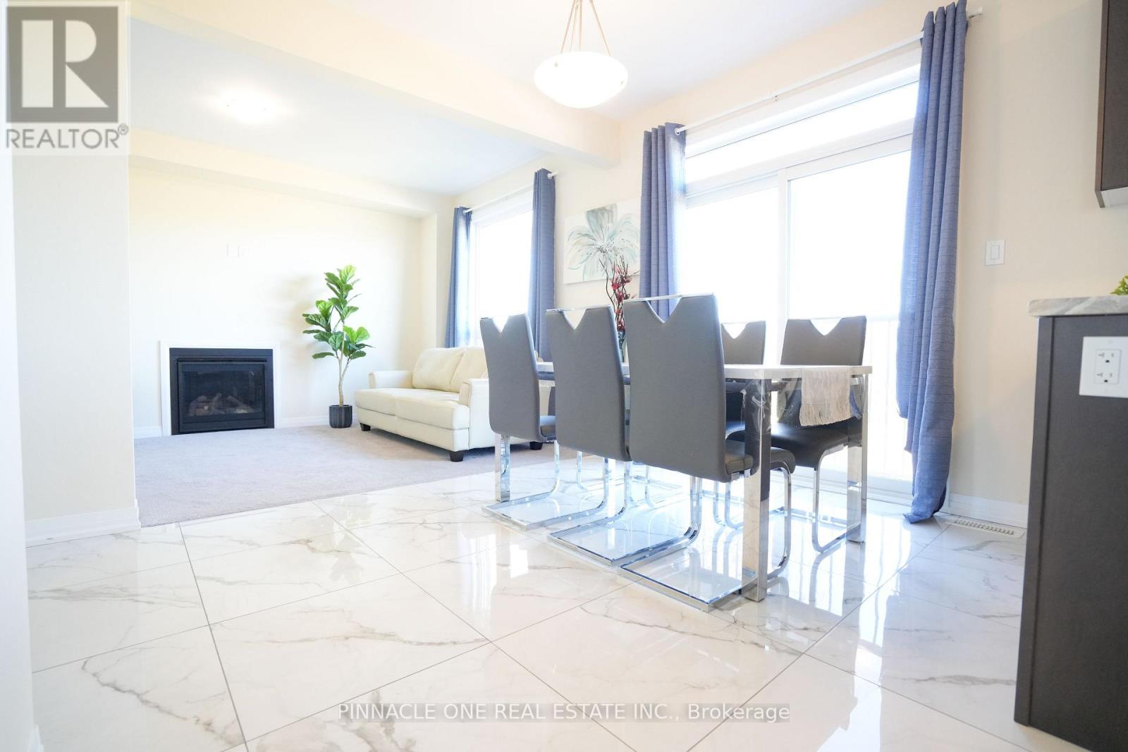 21 Carew Boulevard, Kawartha Lakes, Ontario K9V 0P6 - Photo 10 - X12493020