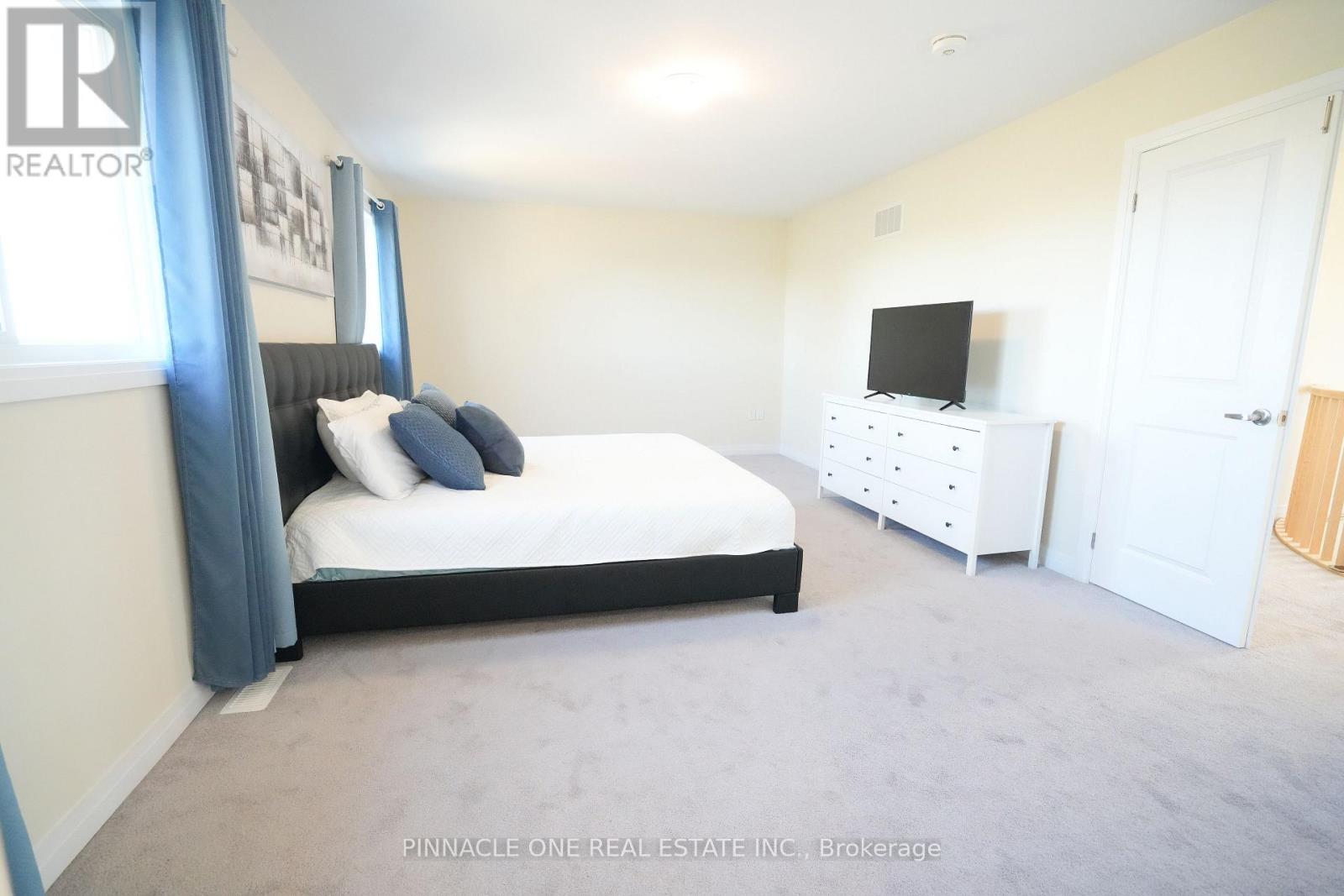 21 Carew Boulevard, Kawartha Lakes, Ontario K9V 0P6 - Photo 31 - X12493020