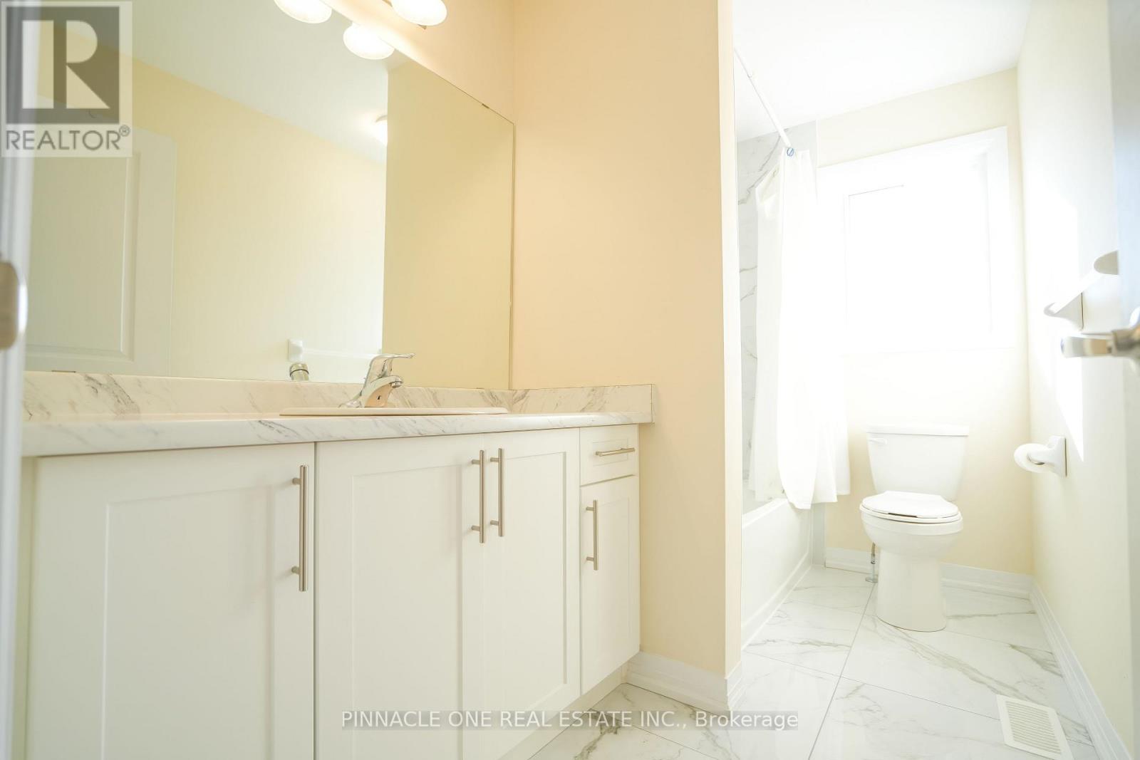 21 Carew Boulevard, Kawartha Lakes, Ontario K9V 0P6 - Photo 28 - X12493020