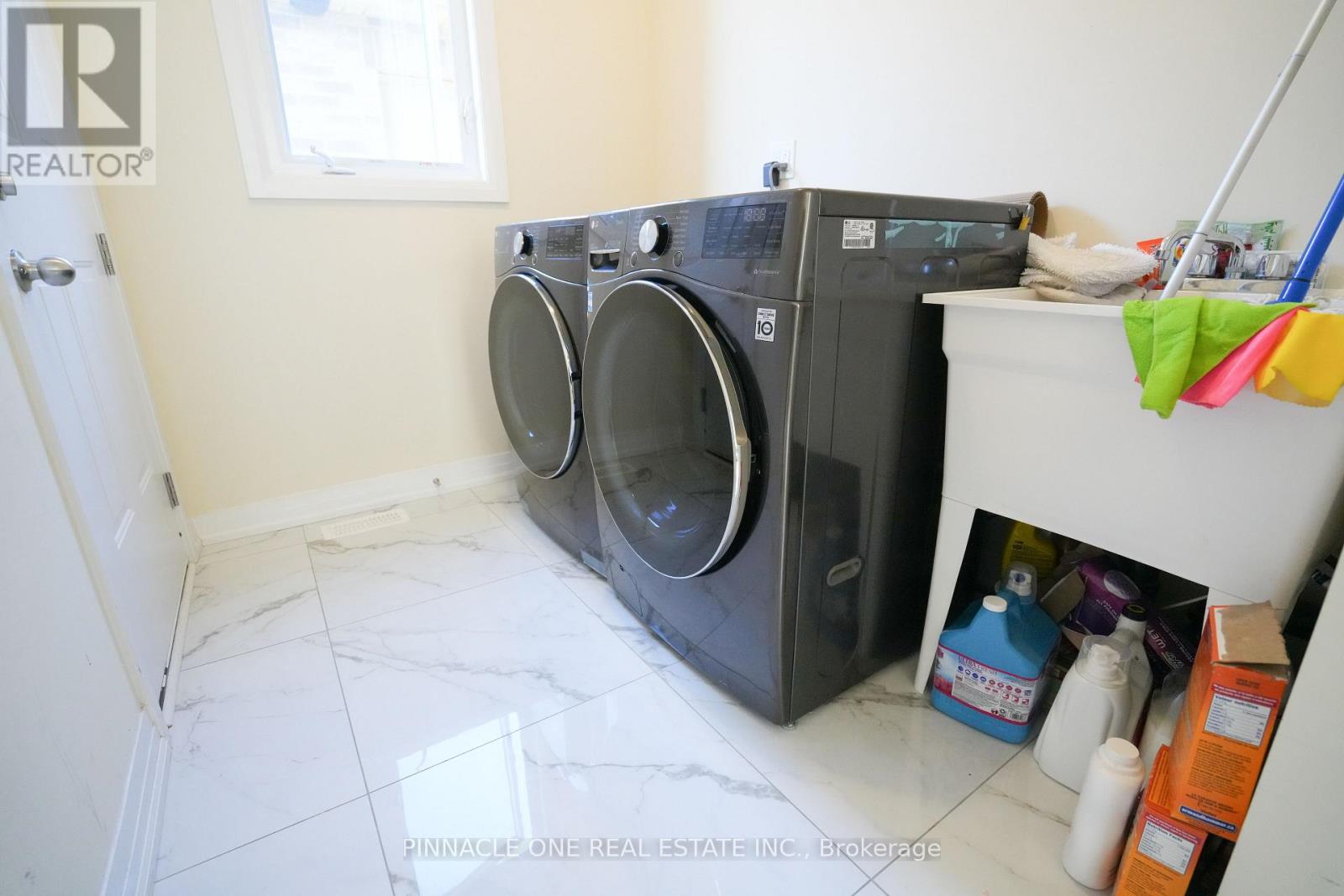 21 Carew Boulevard, Kawartha Lakes, Ontario K9V 0P6 - Photo 36 - X12493020