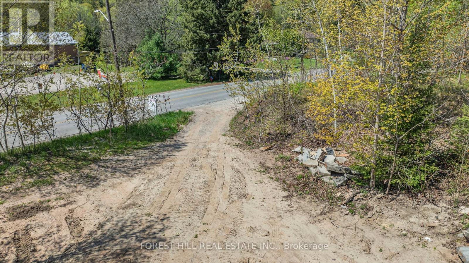 22 Main Street N, Halton Hills, Ontario  L7G 3G8 - Photo 13 - W12455539