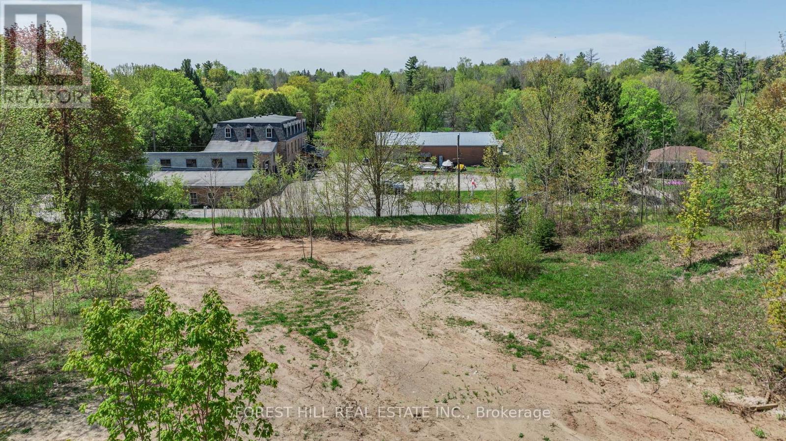 22 Main Street N, Halton Hills, Ontario  L7G 3G8 - Photo 11 - W12455539