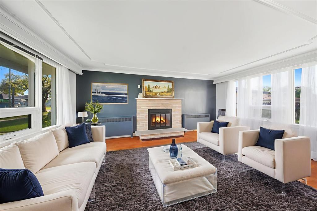 600 Aikins Street, Winnipeg, Manitoba  R2W 4J4 - Photo 2 - 202527695