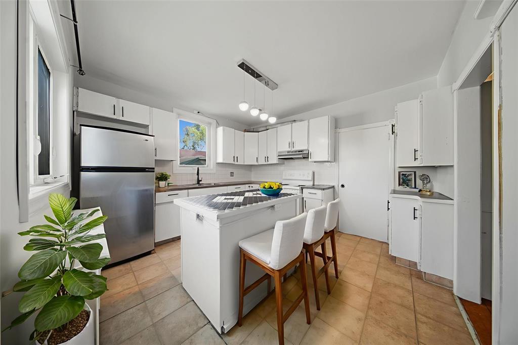 600 Aikins Street, Winnipeg, Manitoba  R2W 4J4 - Photo 4 - 202527695