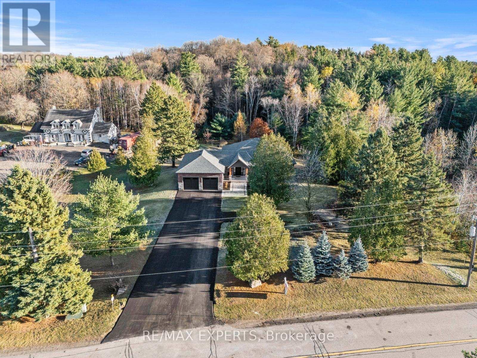 211 Pine Avenue, Caledon (Palgrave), Ontario  L7E 3S7 - Photo 2 - W12506994