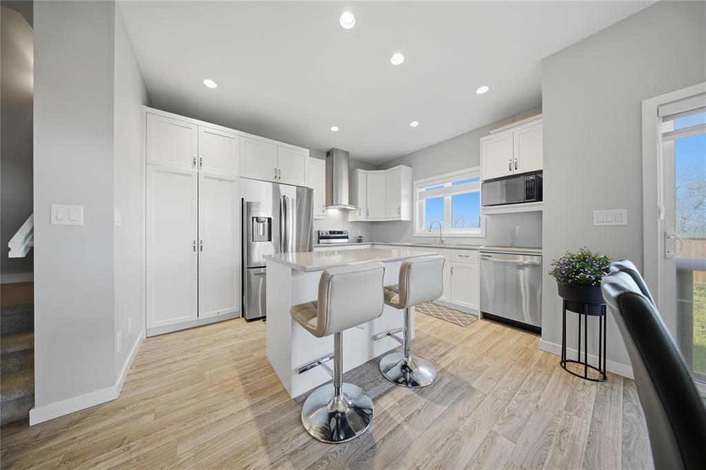 114 Clarkleigh Crescent, Winnipeg, Manitoba  R2V 5E3 - Photo 10 - 202528081