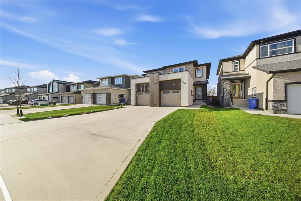 114 Clarkleigh Crescent, Winnipeg, Manitoba  R2V 5E3 - Photo 2 - 202528081