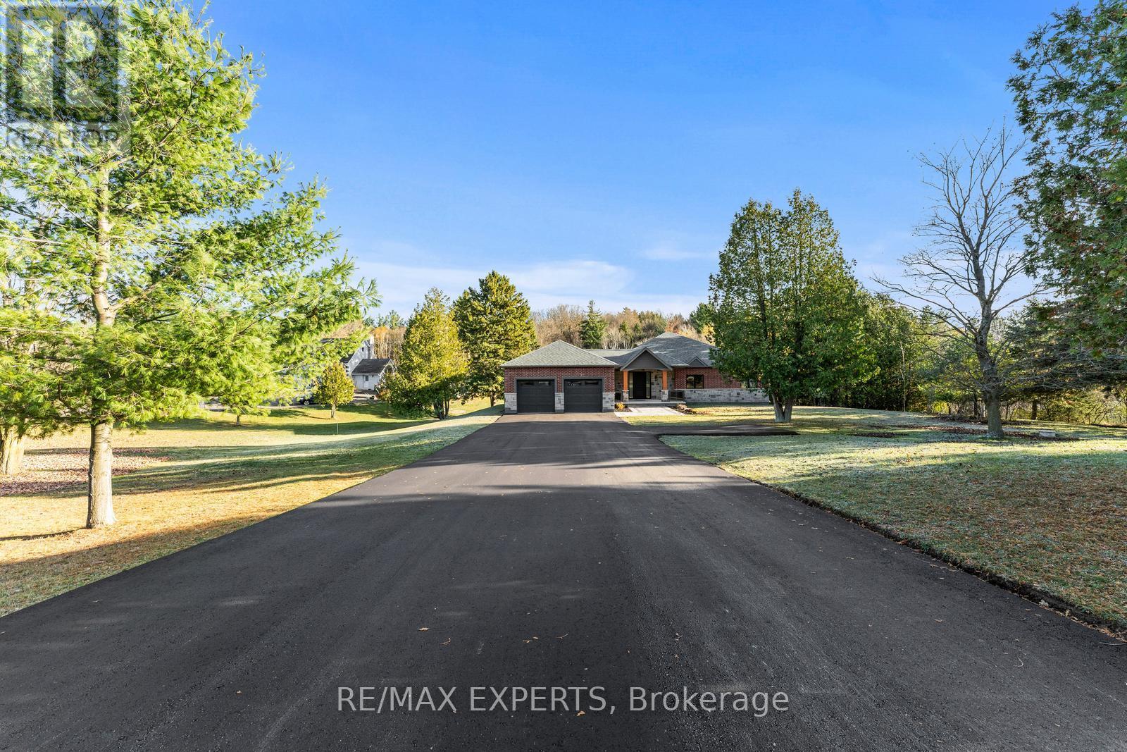 211 Pine Avenue, Caledon (Palgrave), Ontario  L7E 3S7 - Photo 4 - W12506994