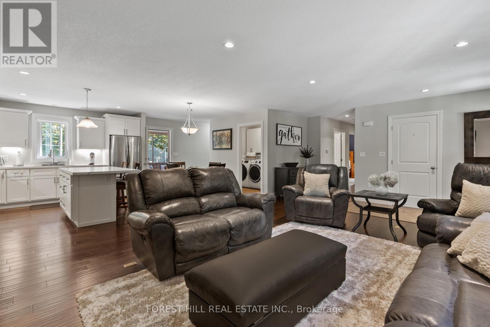 1025 Tower Crescent, Gravenhurst, Ontario  P0E 1G0 - Photo 16 - X12496102