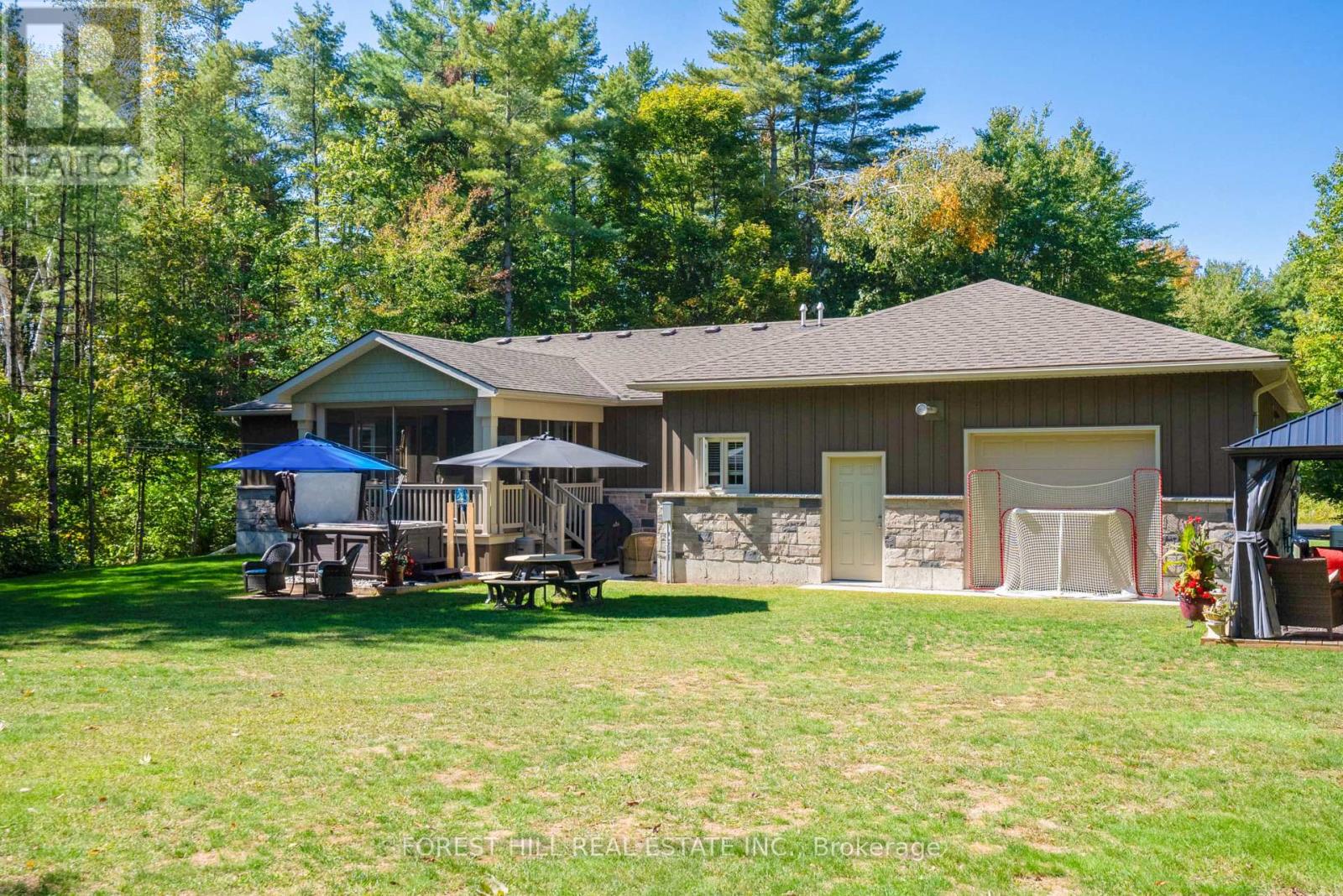 1025 Tower Crescent, Gravenhurst, Ontario  P0E 1G0 - Photo 3 - X12496102