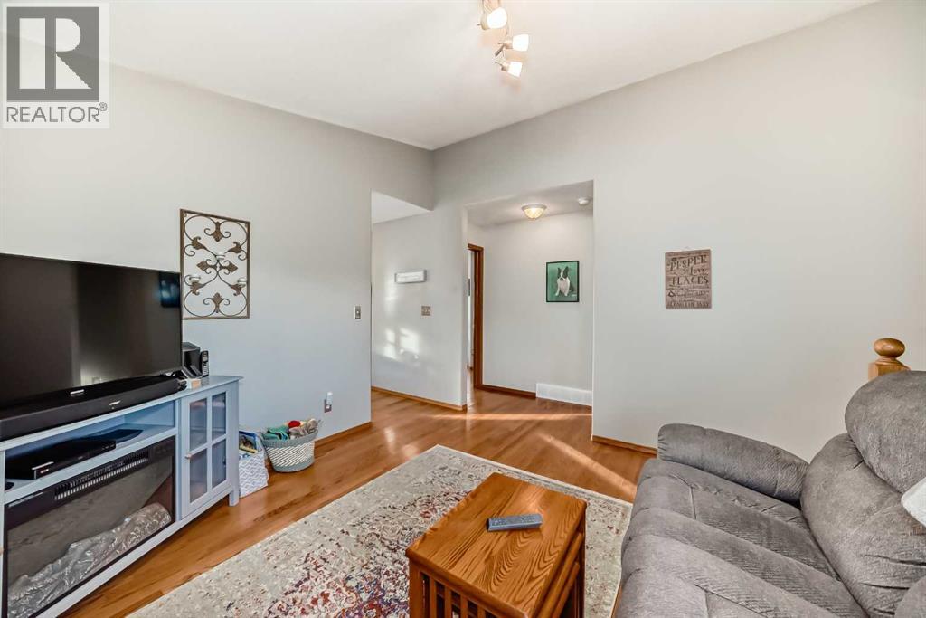 57 Kelly Street, Red Deer, Alberta  T4P 3P6 - Photo 4 - A2264780