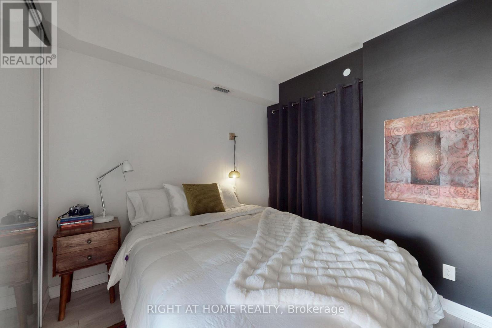 202 - 1630 Queen Street E, Toronto, Ontario M4L 0B3 - Photo 15 - E12477656