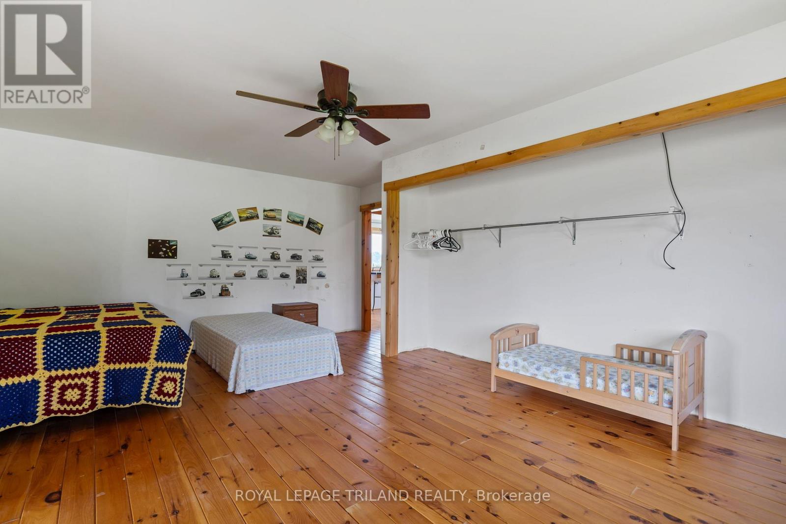 25090 Dundonald Road, Southwest Middlesex, Ontario  N0N 1A0 - Photo 14 - X12253839