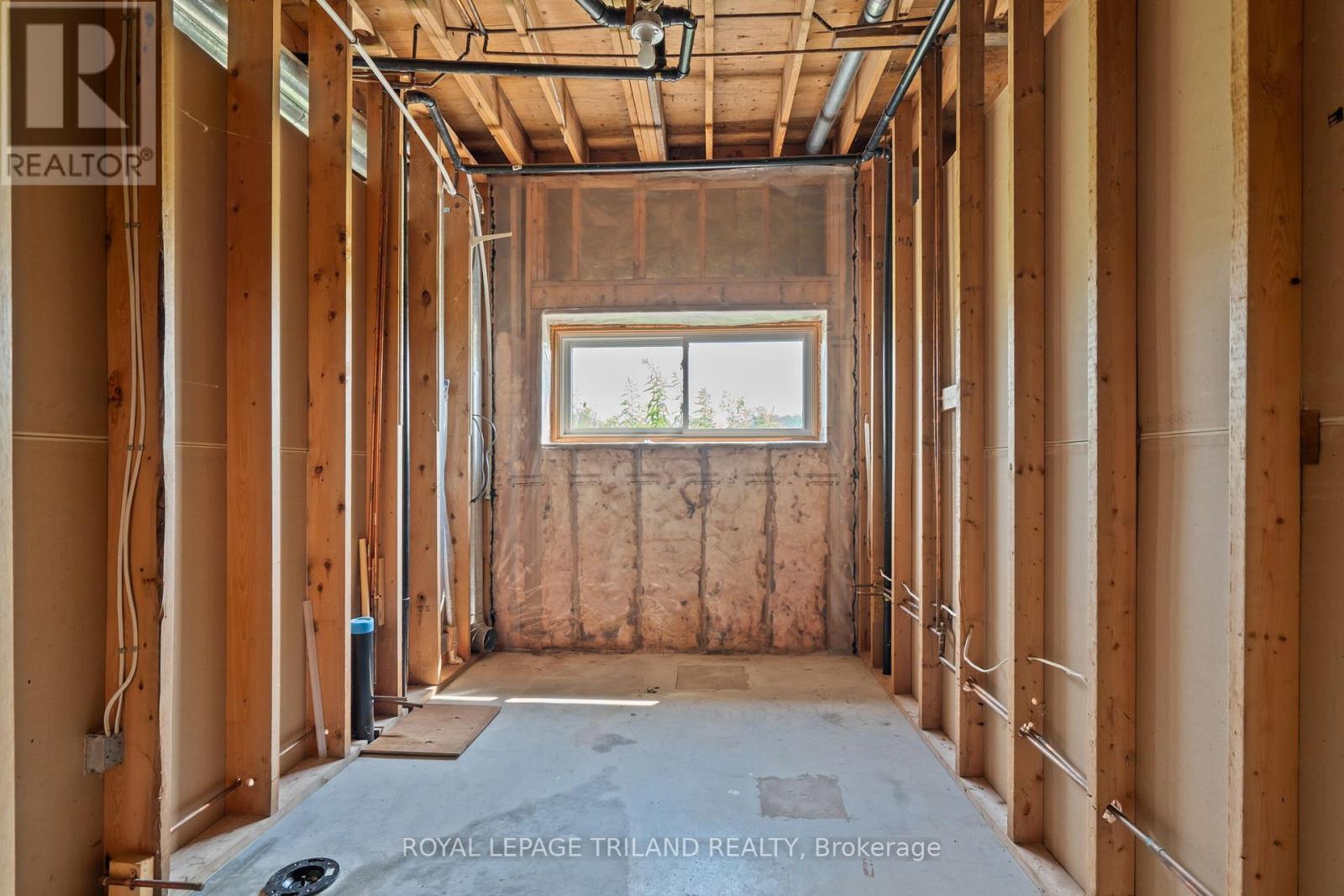 25090 Dundonald Road, Southwest Middlesex, Ontario  N0N 1A0 - Photo 30 - X12253839