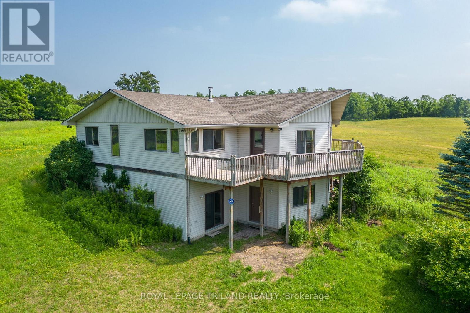 25090 Dundonald Road, Southwest Middlesex, Ontario  N0N 1A0 - Photo 4 - X12253839