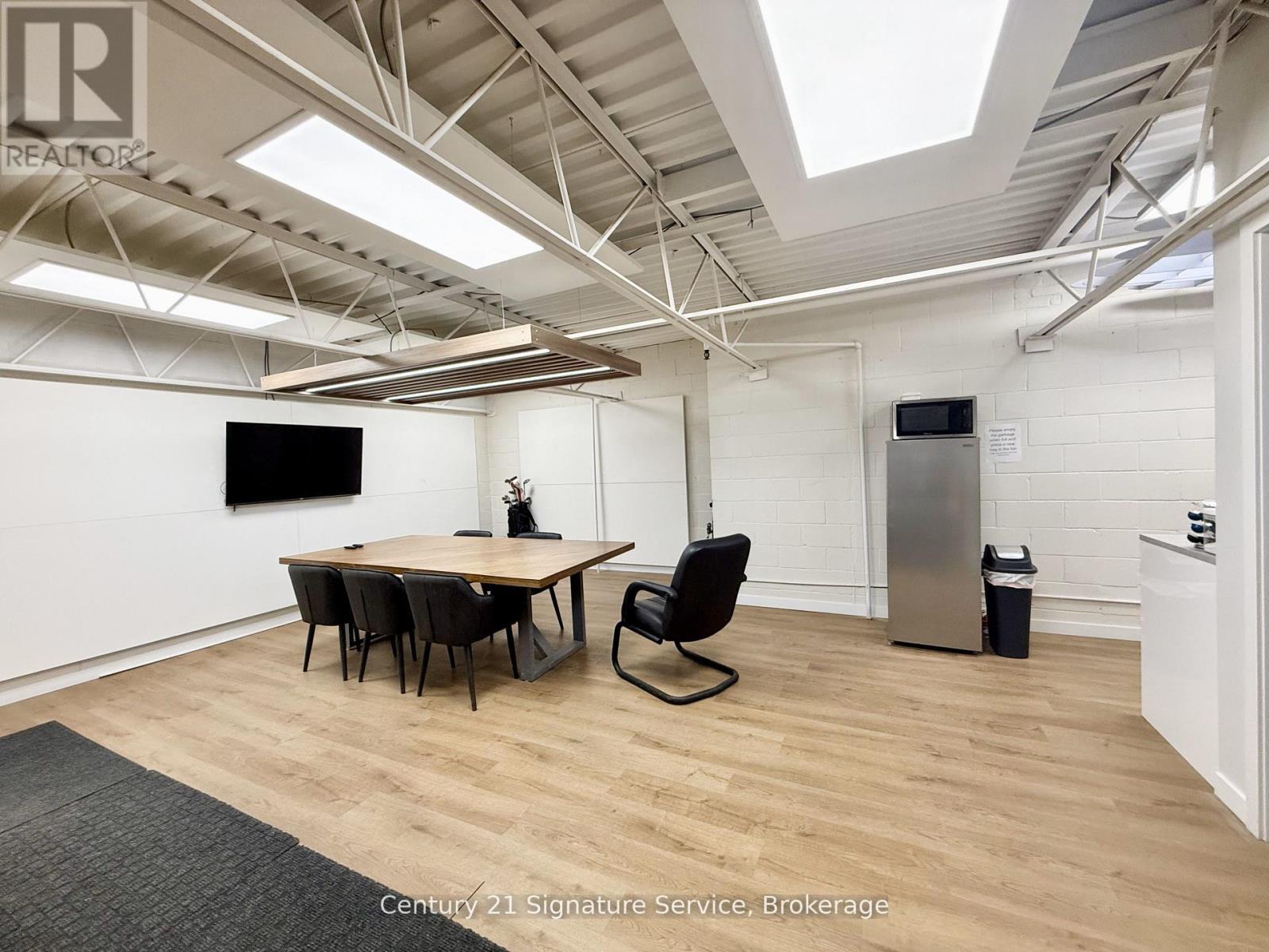 3 - 1050 Britannia Road E, Mississauga, Ontario L4W 4N9 - Photo 13 - W12383530