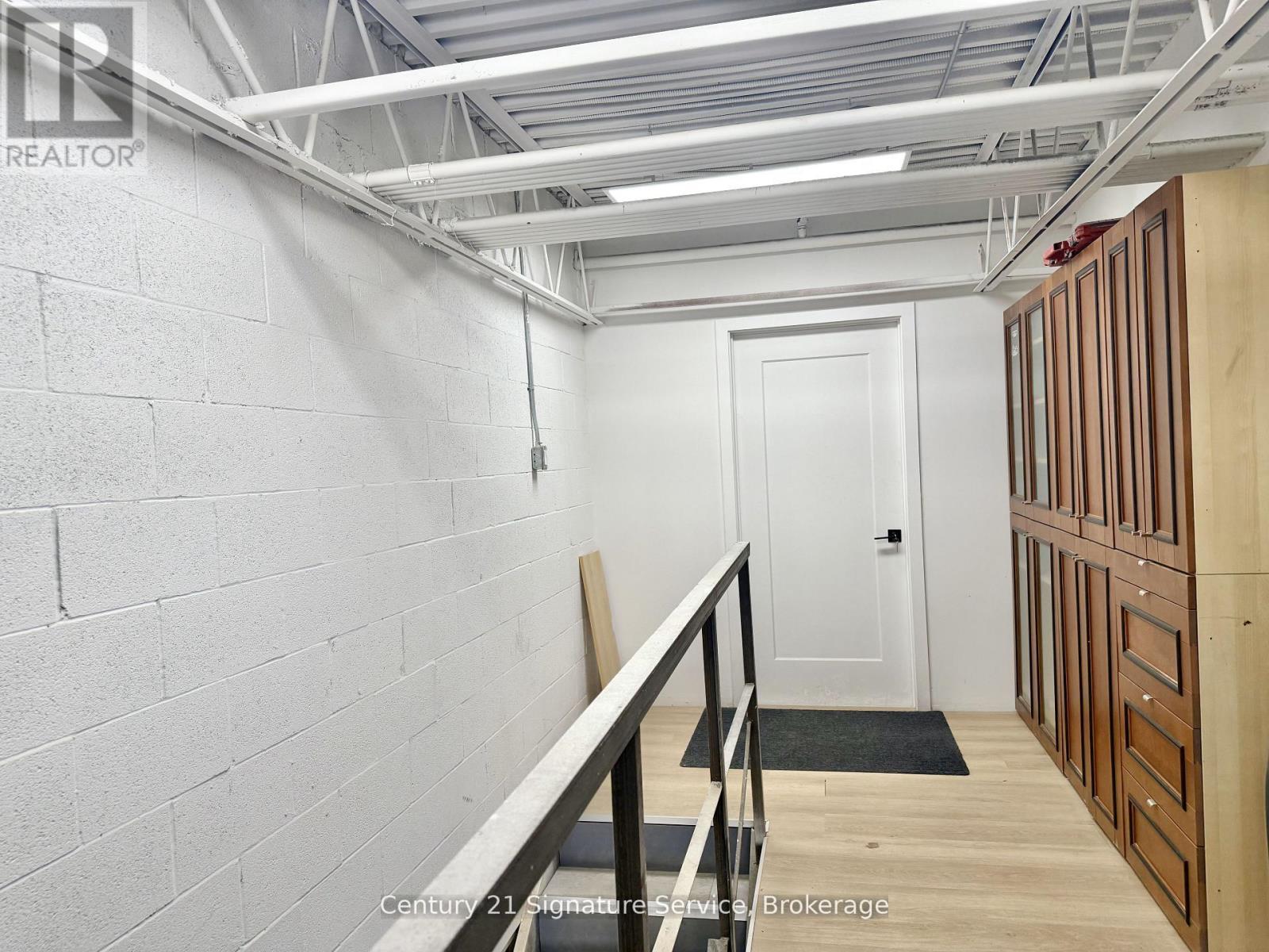 3 - 1050 Britannia Road E, Mississauga, Ontario L4W 4N9 - Photo 12 - W12383530