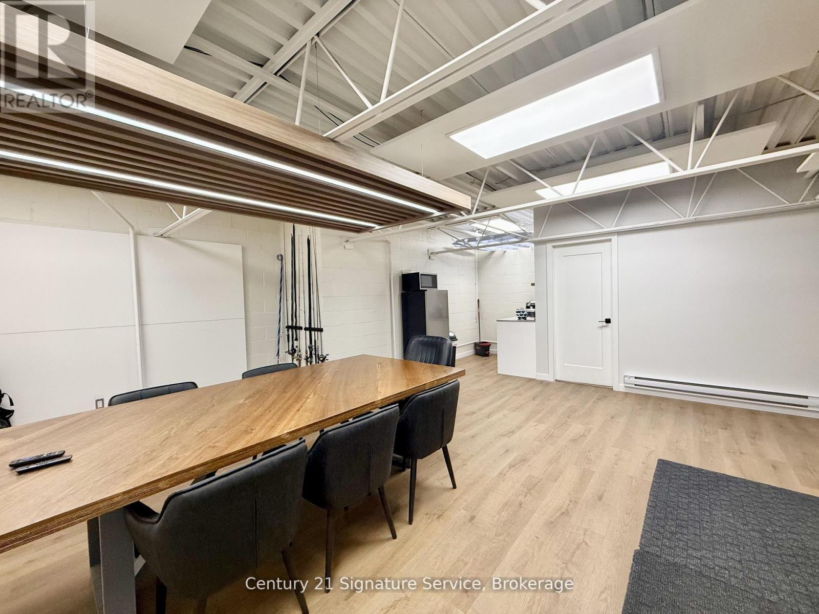 3 - 1050 Britannia Road E, Mississauga, Ontario L4W 4N9 - Photo 15 - W12383530