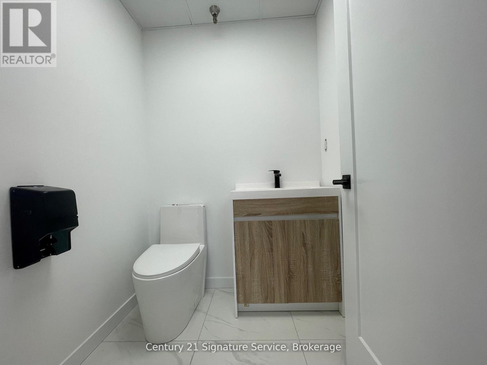 3 - 1050 Britannia Road E, Mississauga, Ontario L4W 4N9 - Photo 28 - W12383530