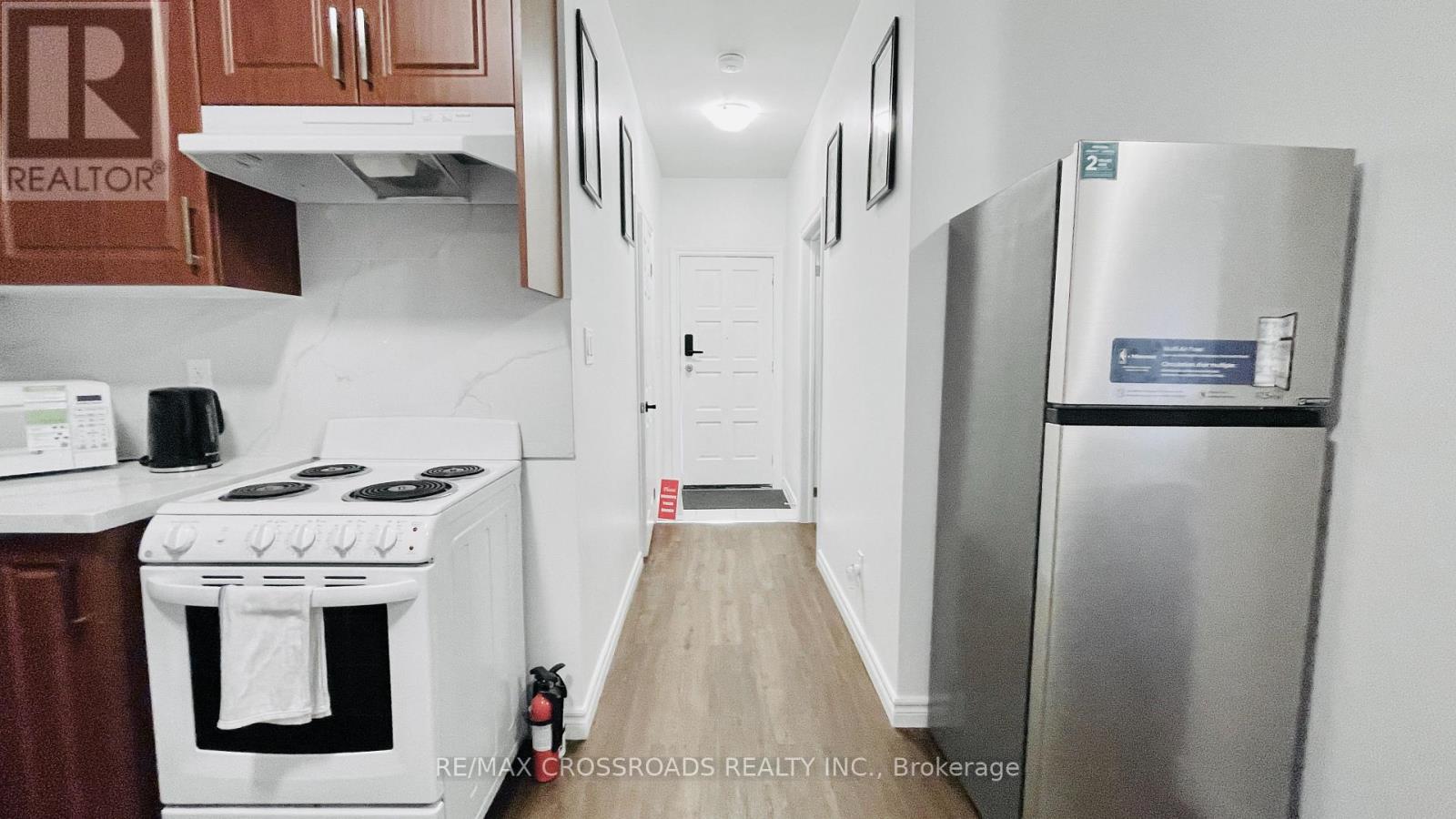 Main Floor - 278 Shuter Street, Toronto, Ontario  M5A 1W3 - Photo 3 - C12519100