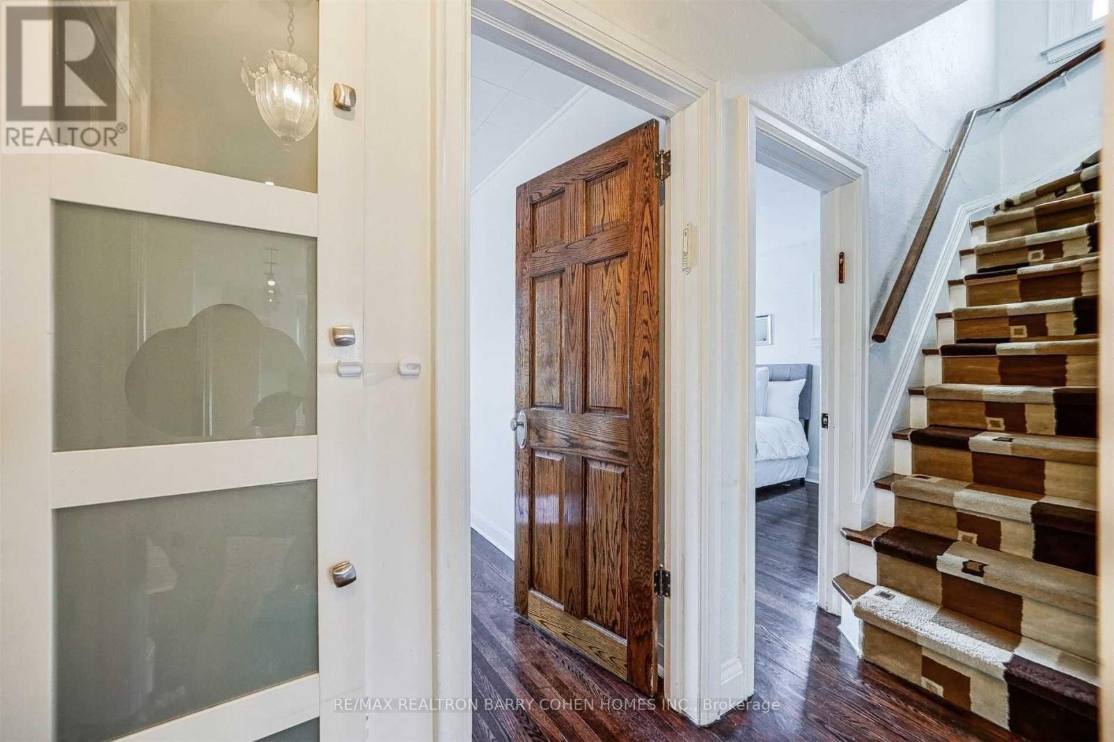 3 Fairleigh Crescent, Toronto, Ontario  M6C 3R7 - Photo 13 - C12519166