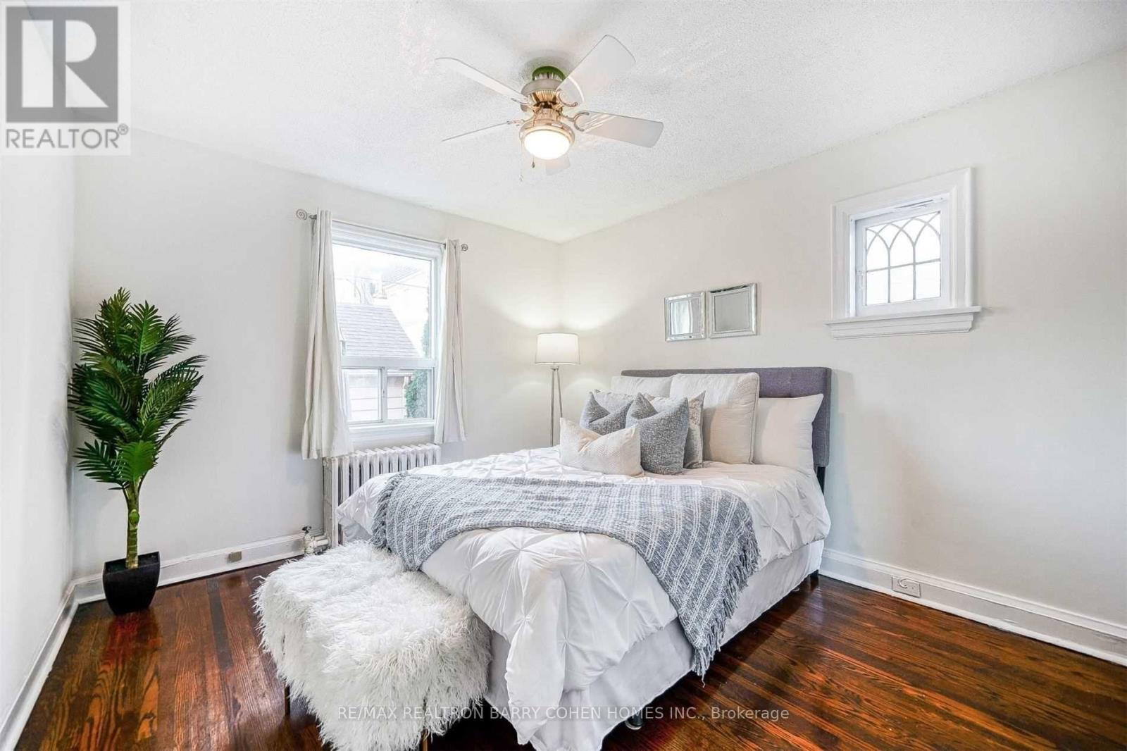 3 Fairleigh Crescent, Toronto, Ontario  M6C 3R7 - Photo 15 - C12519166