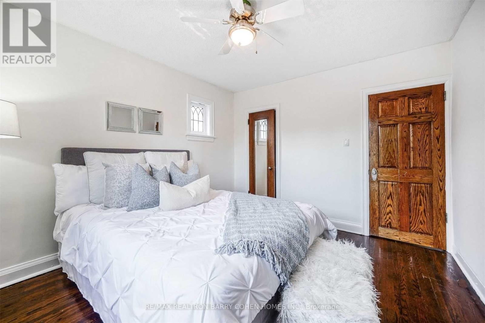 3 Fairleigh Crescent, Toronto, Ontario  M6C 3R7 - Photo 16 - C12519166