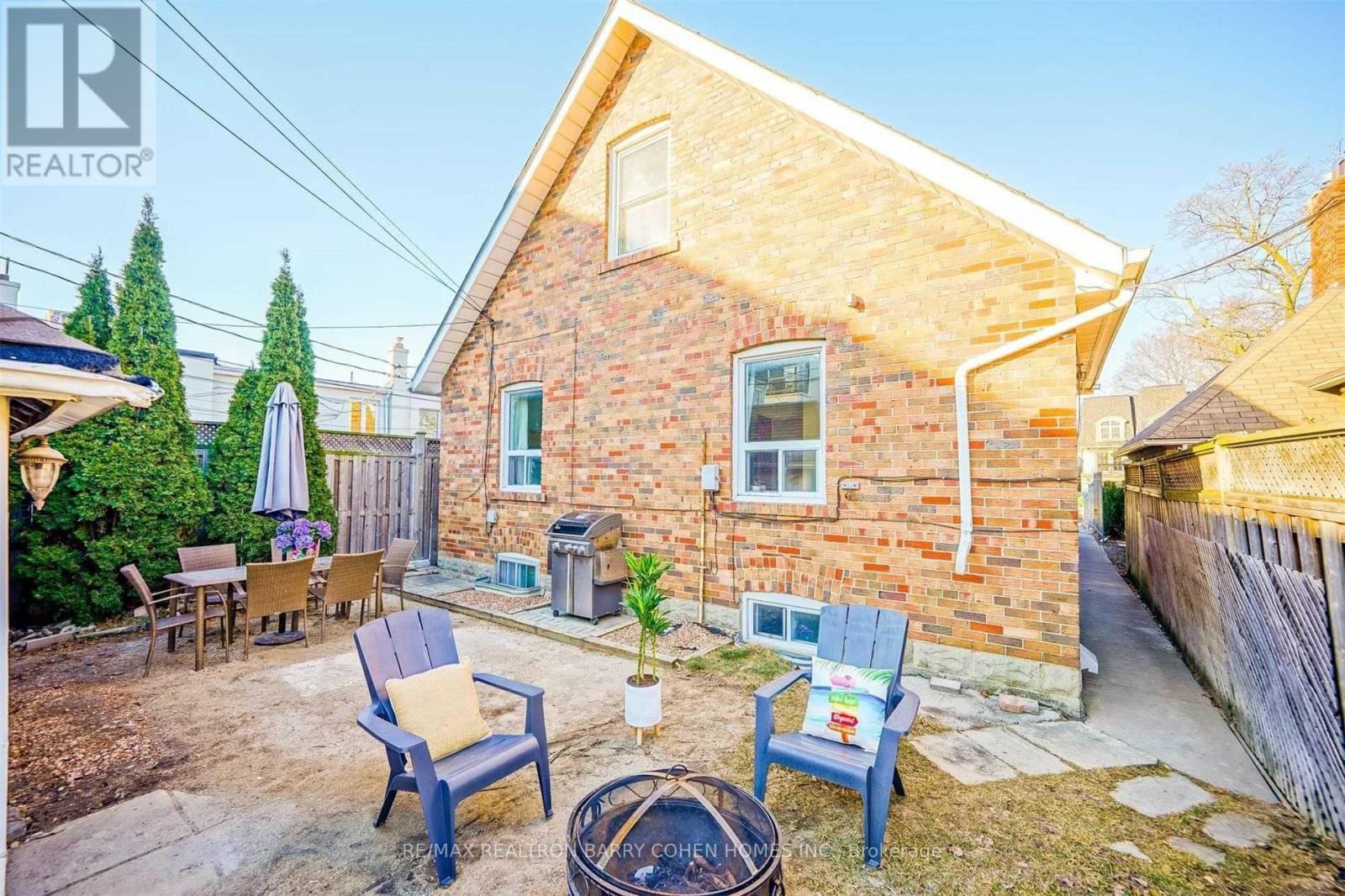 3 Fairleigh Crescent, Toronto, Ontario  M6C 3R7 - Photo 37 - C12519166