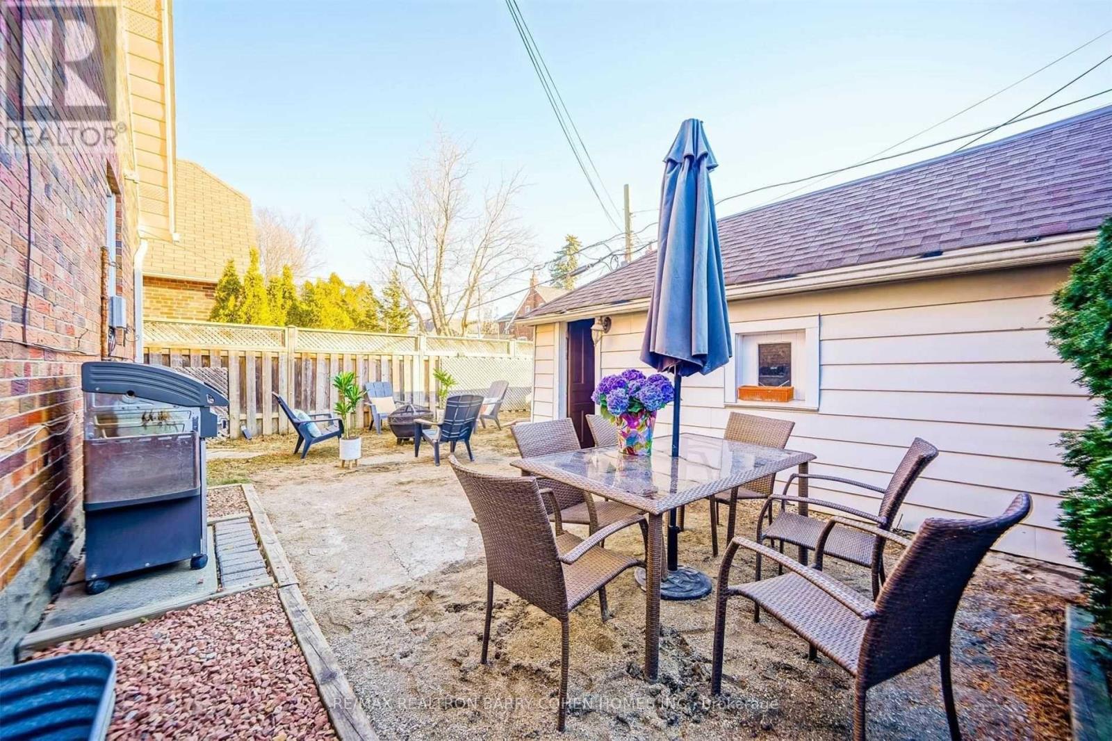 3 Fairleigh Crescent, Toronto, Ontario  M6C 3R7 - Photo 38 - C12519166