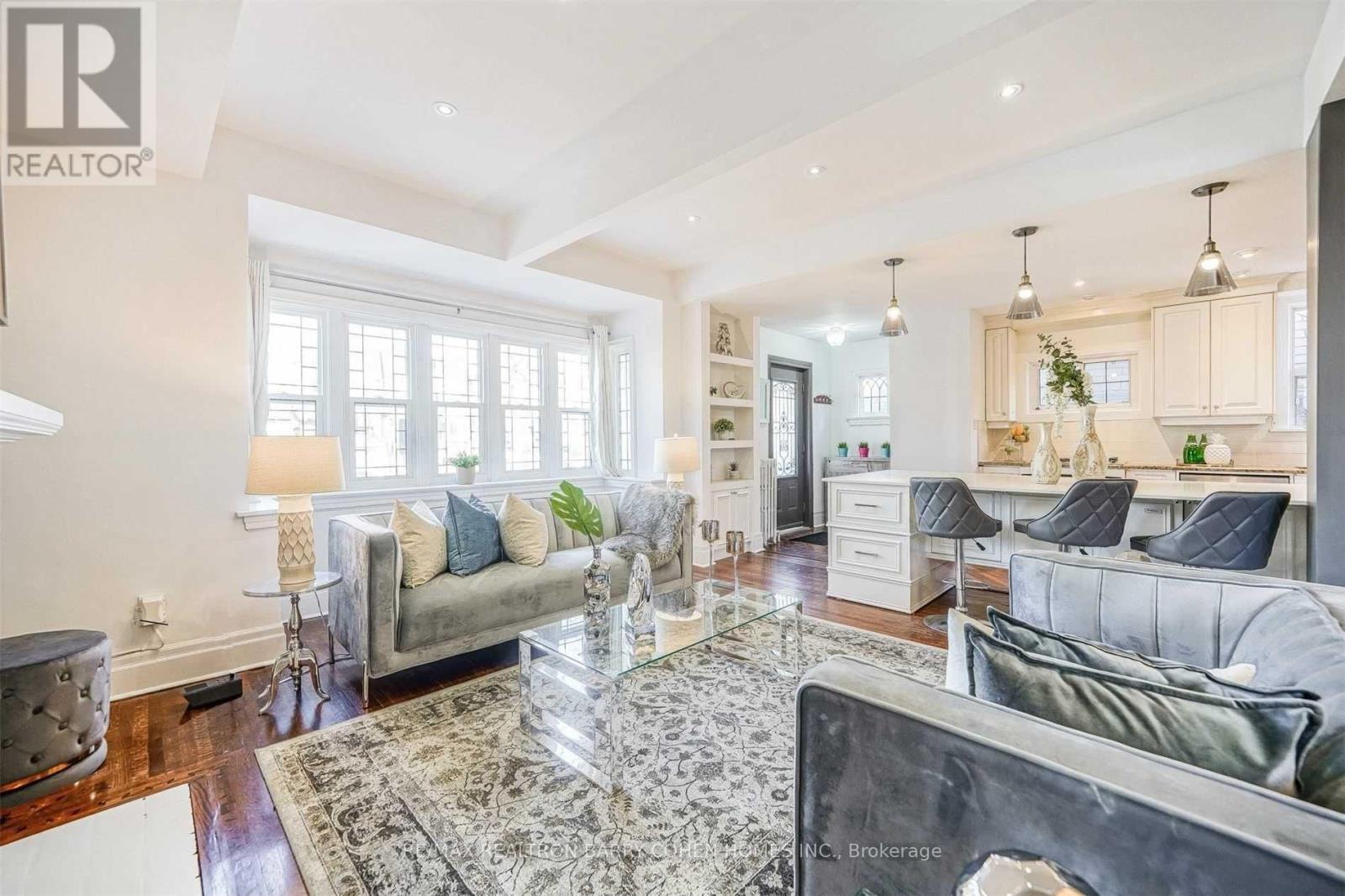 3 Fairleigh Crescent, Toronto, Ontario  M6C 3R7 - Photo 9 - C12519166