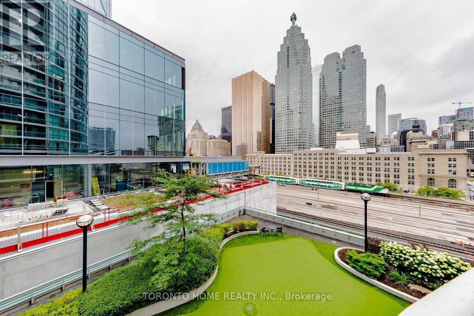 2004 - 18 Yonge Street, Toronto, Ontario  M5E 1R4 - Photo 21 - C12519206