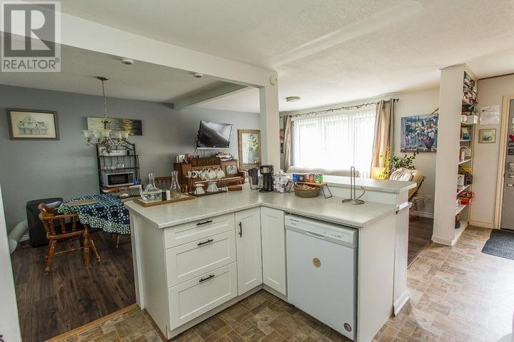 1750 Queen St E, Sault Ste. Marie, Ontario  P6A 2H1 - Photo 10 - SM252356