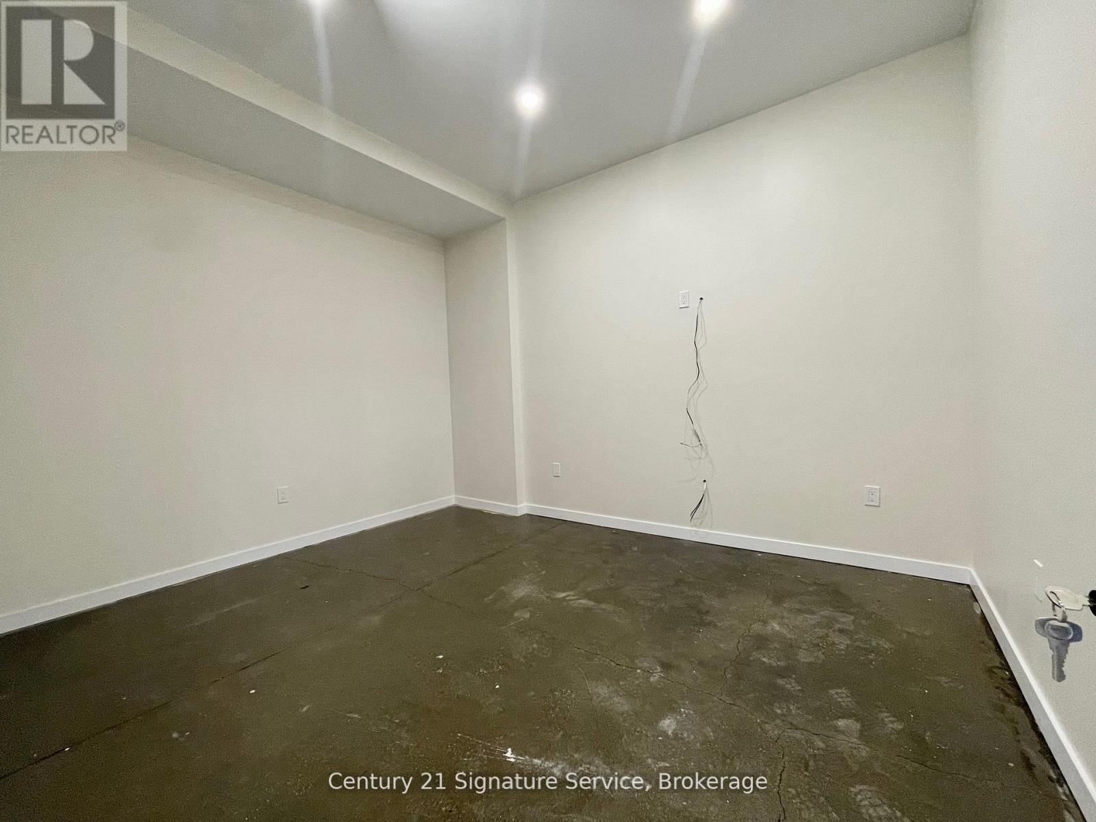 3 - 1050 Britannia Road E, Mississauga, Ontario L4W 4N9 - Photo 30 - W12383530