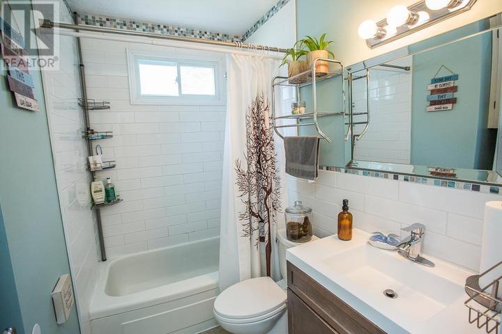 1750 Queen St E, Sault Ste. Marie, Ontario  P6A 2H1 - Photo 15 - SM252356