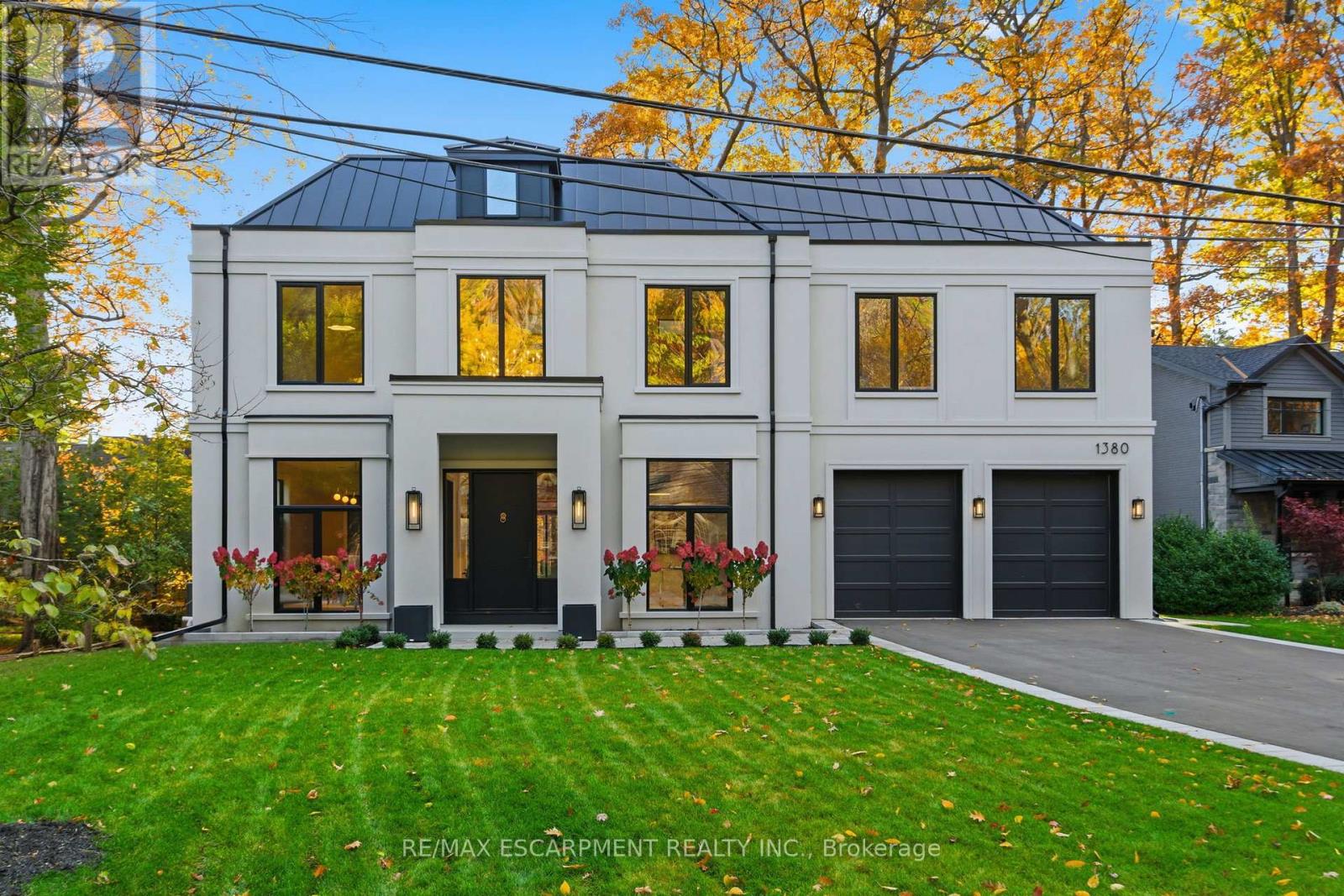 1380 Birchwood Heights Drive, Mississauga, Ontario L5G 2Y2 - Photo 3 - W12517026