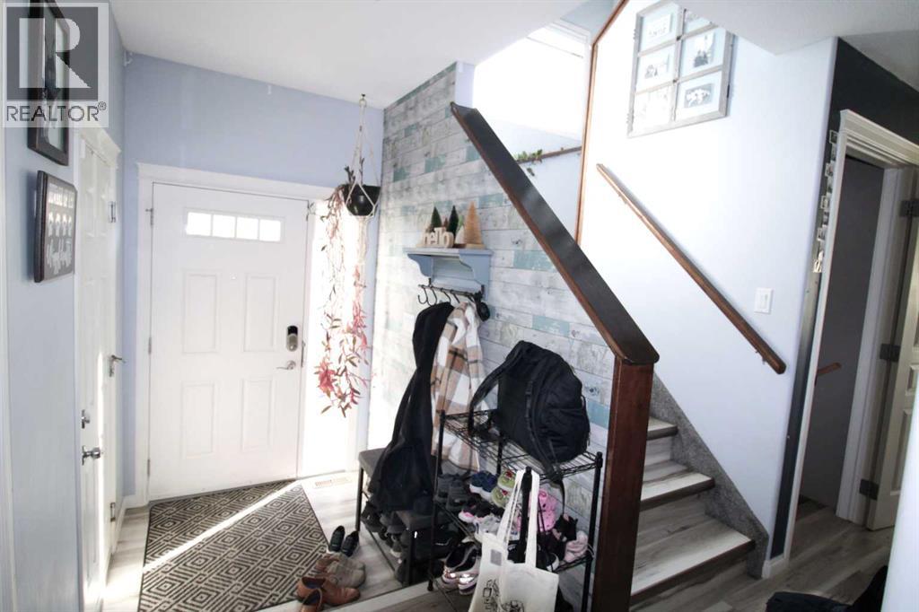 701 Silkstone Close W, Lethbridge, Alberta  T1J 4C5 - Photo 5 - A2267741