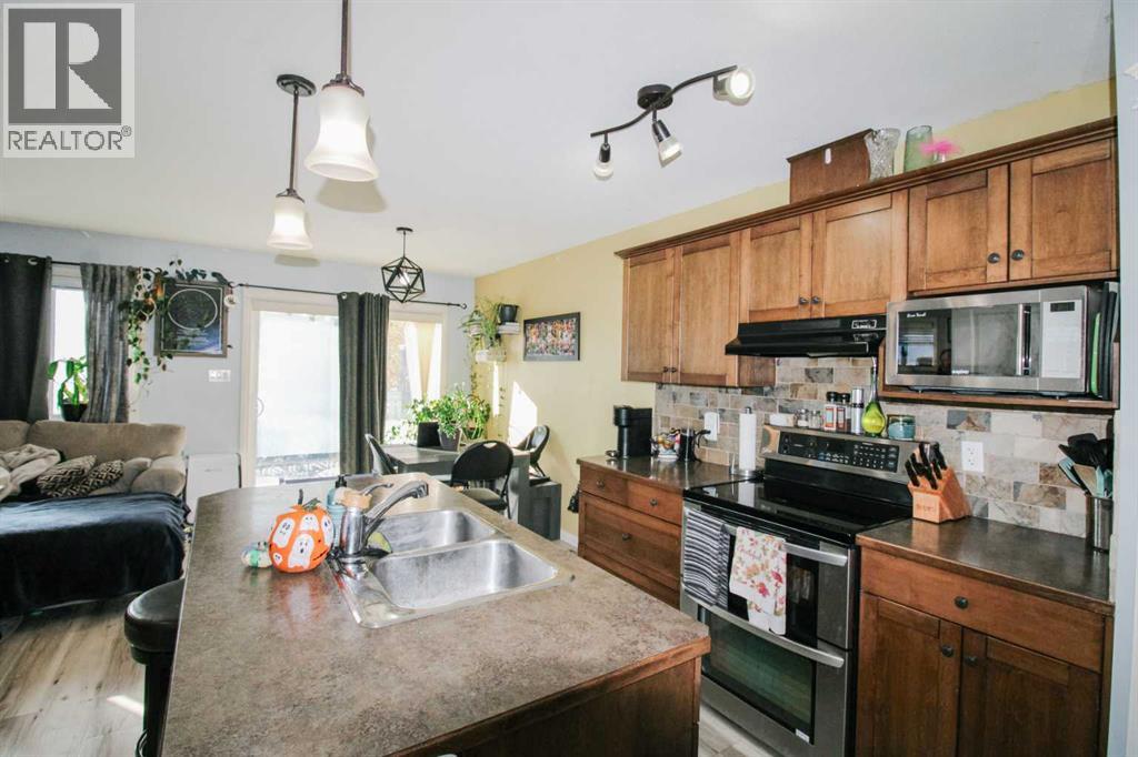 701 Silkstone Close W, Lethbridge, Alberta  T1J 4C5 - Photo 8 - A2267741