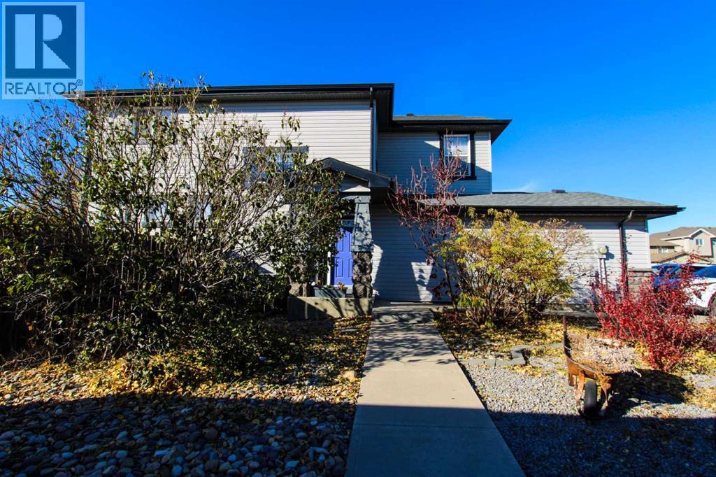 701 Silkstone Close W, Lethbridge, Alberta  T1J 4C5 - Photo 2 - A2267741