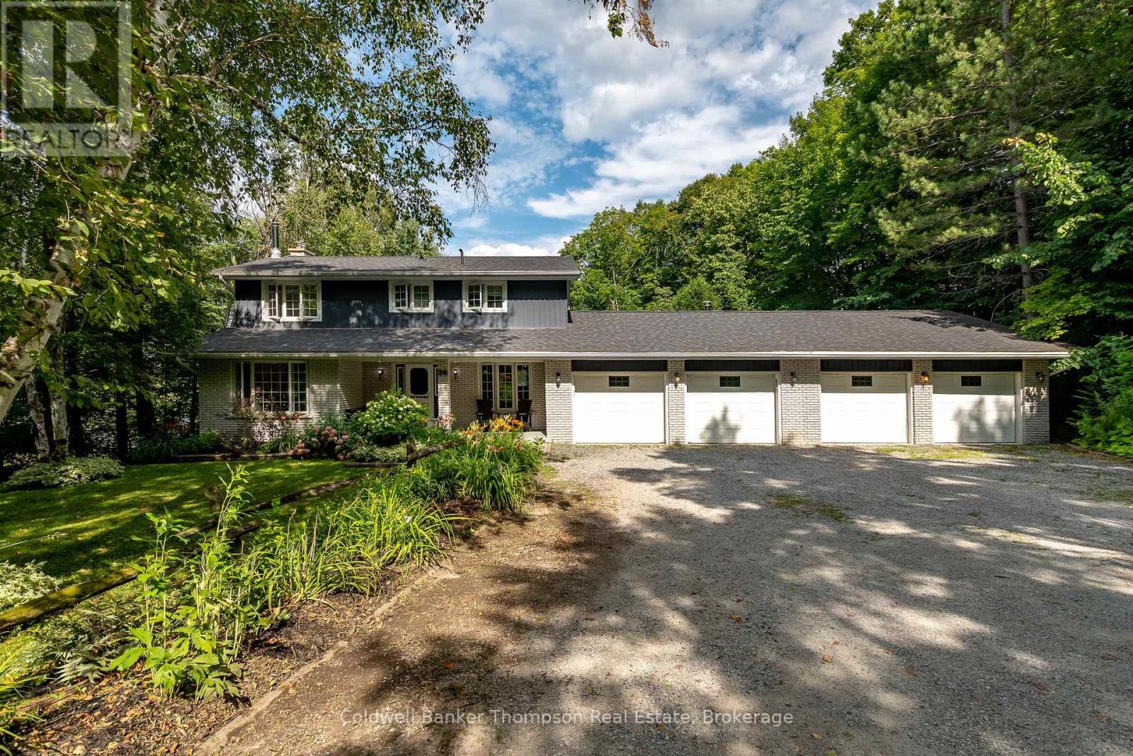 26 HELEN STREET, Huntsville, Ontario