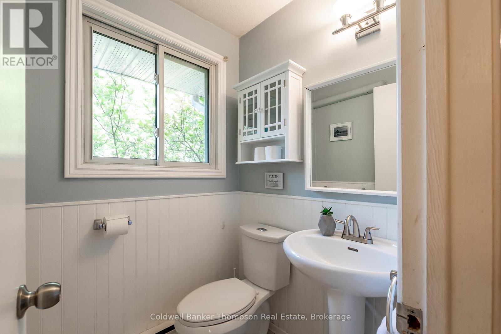 26 Helen Street, Huntsville, Ontario P1H 1H5 - Photo 17 - X12519396