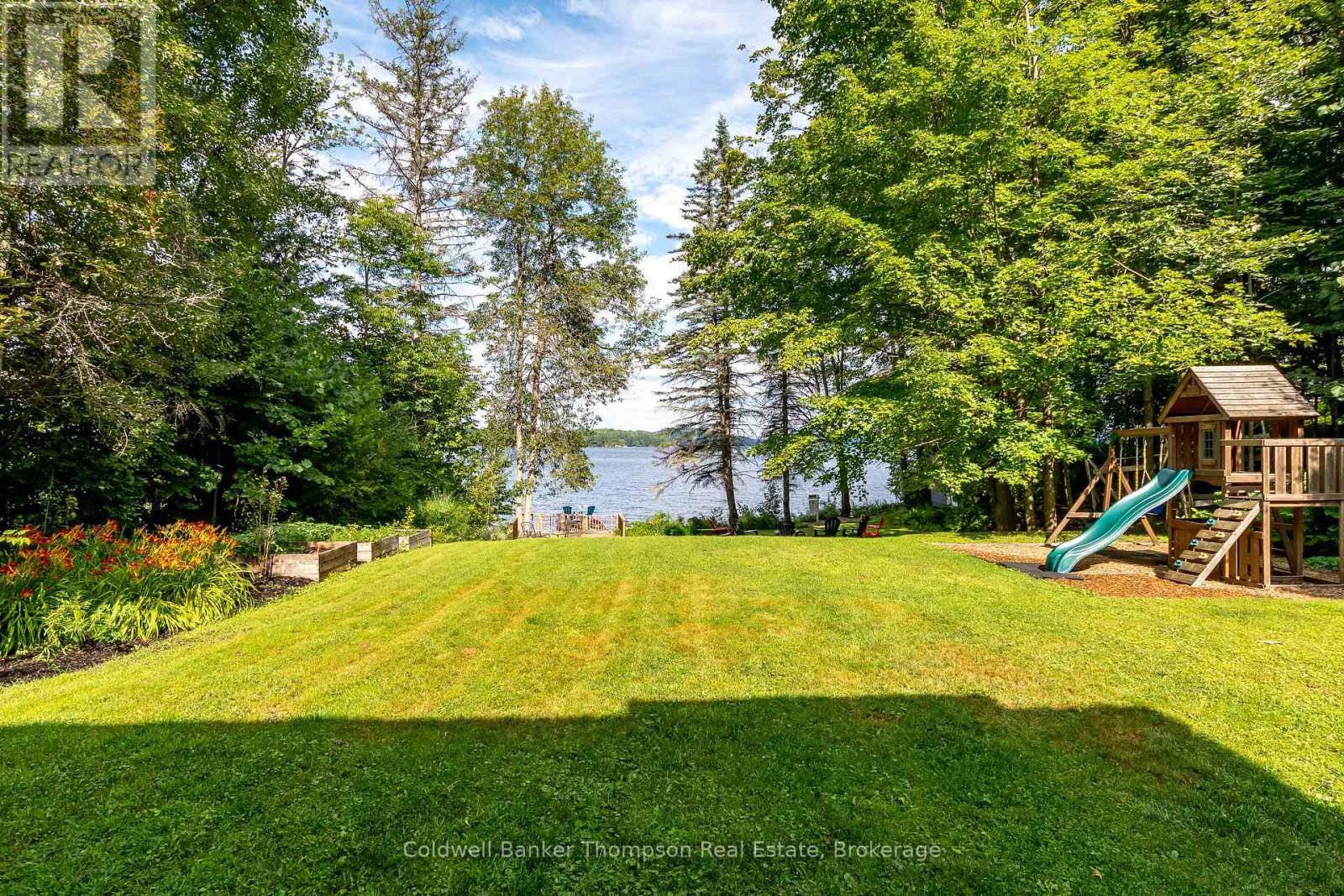 26 Helen Street, Huntsville, Ontario P1H 1H5 - Photo 37 - X12519396