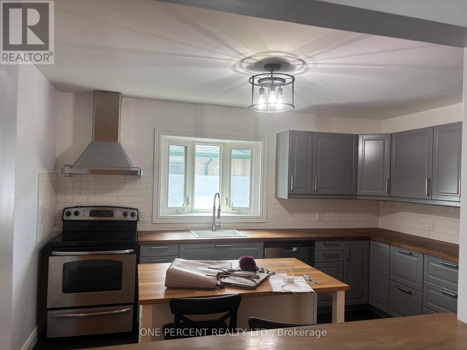 52 Terraview Boulevard, Toronto, Ontario  M1R 4L9 - Photo 5 - E12519136